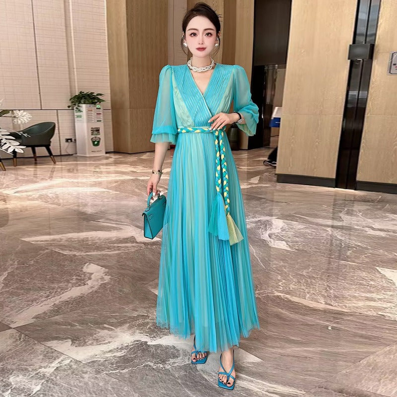 V-neck bubble middle sleeve pleated decorative waistband mesh dress