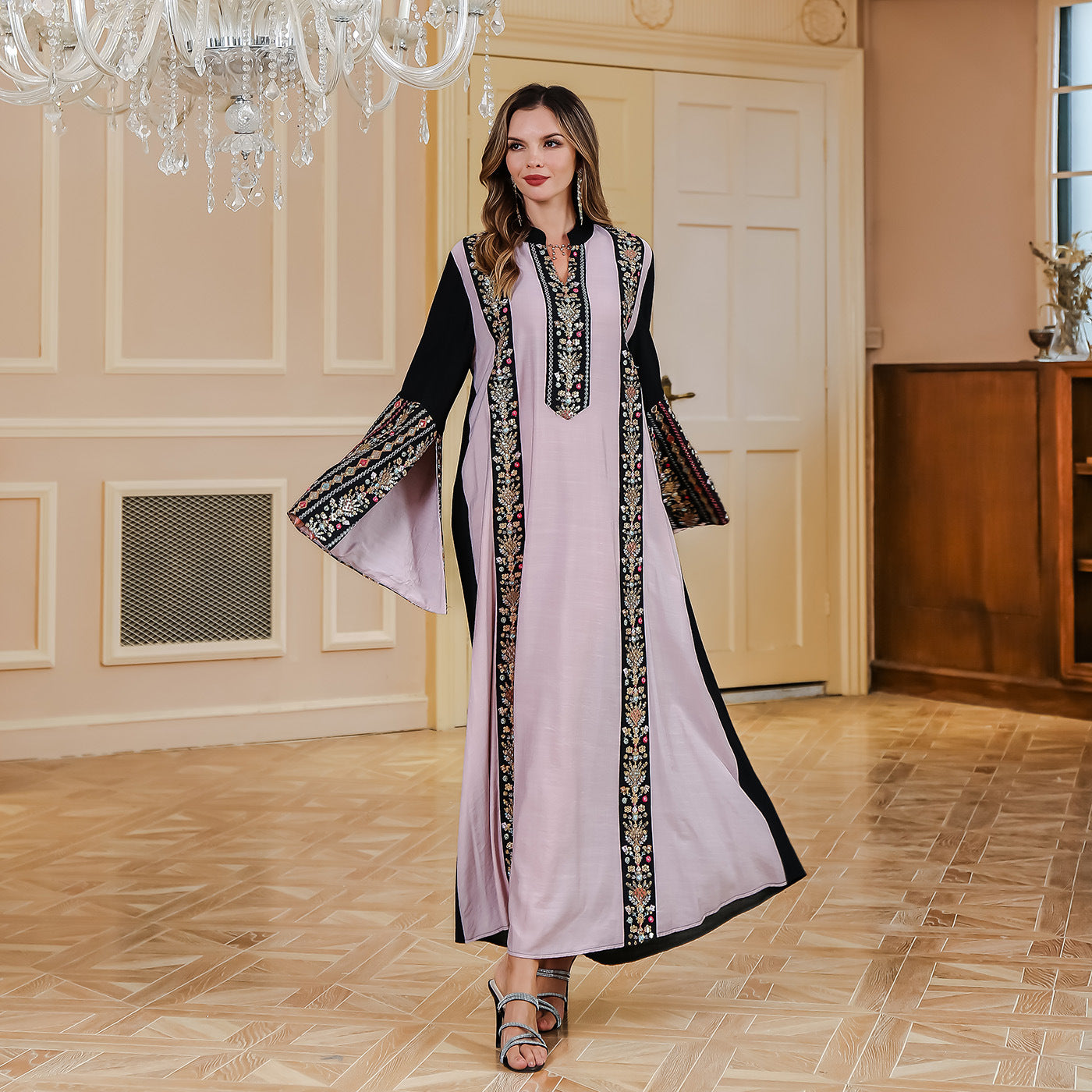 Muslim Dress Middle Eastern Clothing Embroidered Long Robe with Patchwork