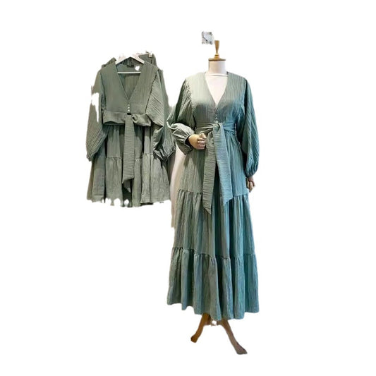 Short Blouse and Skirt Two-Piece Set for Middle Eastern  Women