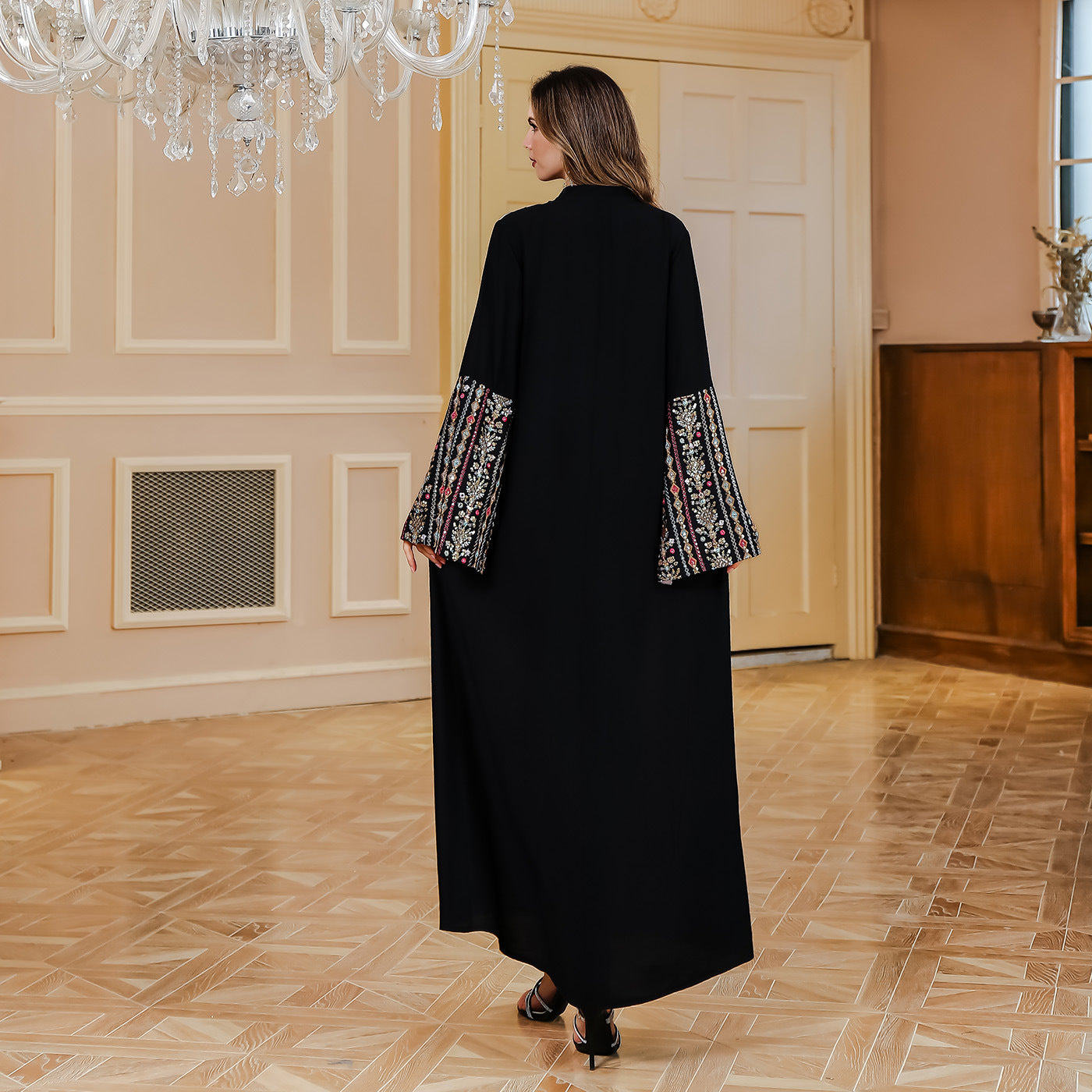 Muslim Dress Middle Eastern Clothing Embroidered Long Robe with Patchwork