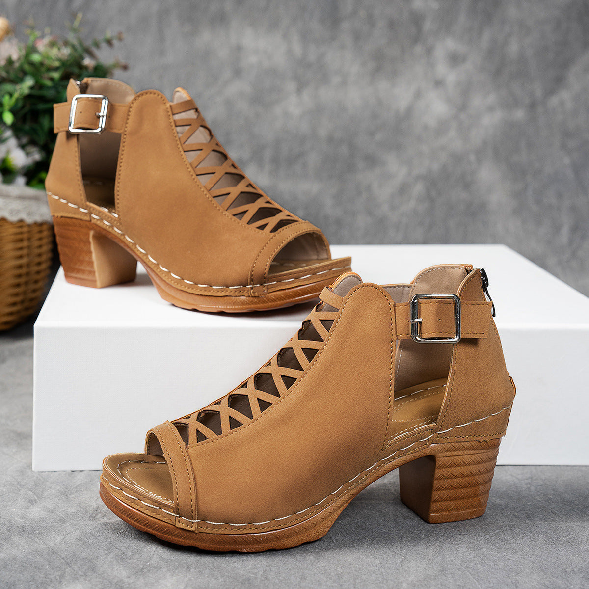 Stylish Plus-size Chunky-heel Womens Sandals